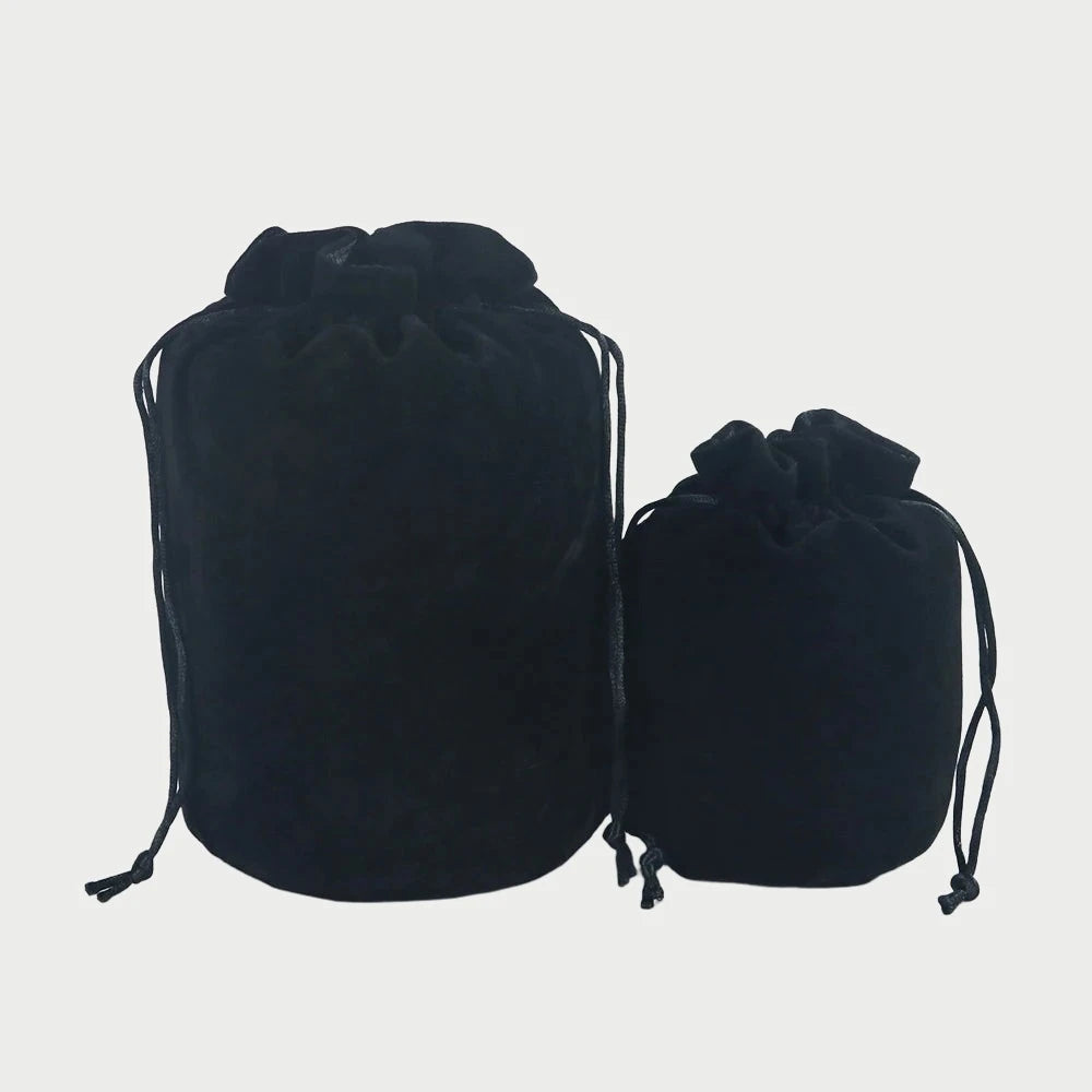 "Velvet Drawstring Dice Bag: Stylish Storage for Tabletop Adventures!"